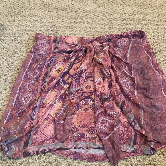 really cute light weight skirt! - Picture 5 of 7